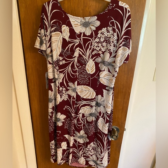 Short sleeve below knee dress in floral print w/front overlay/tie, NWT - Picture 2 of 16